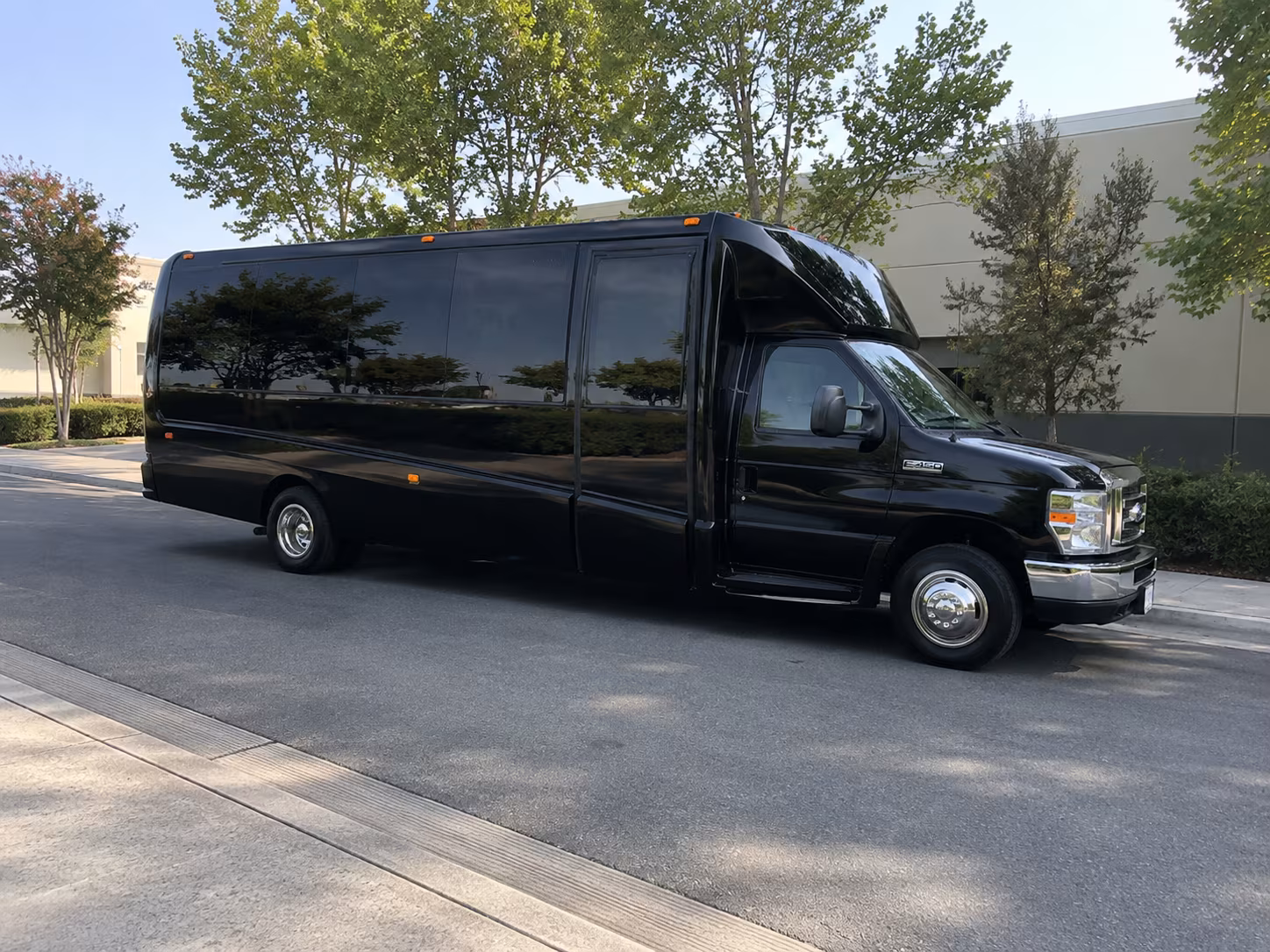 bachelorette party buses from akron to the wine trail